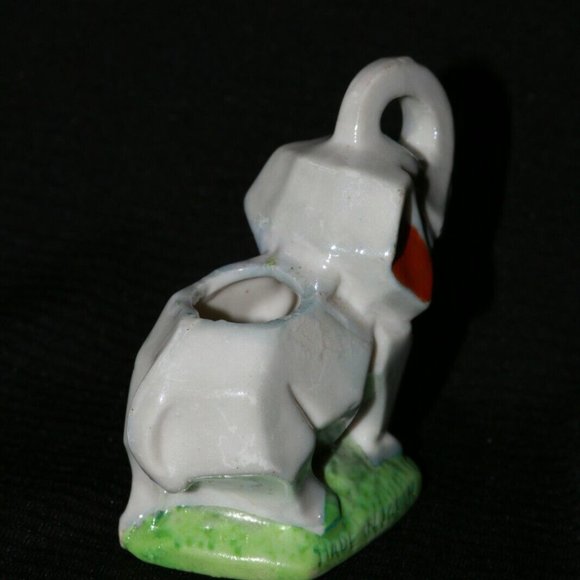 Vintage elephant toothpick holder storage - trunk up - Japan - Picture 3 of 6